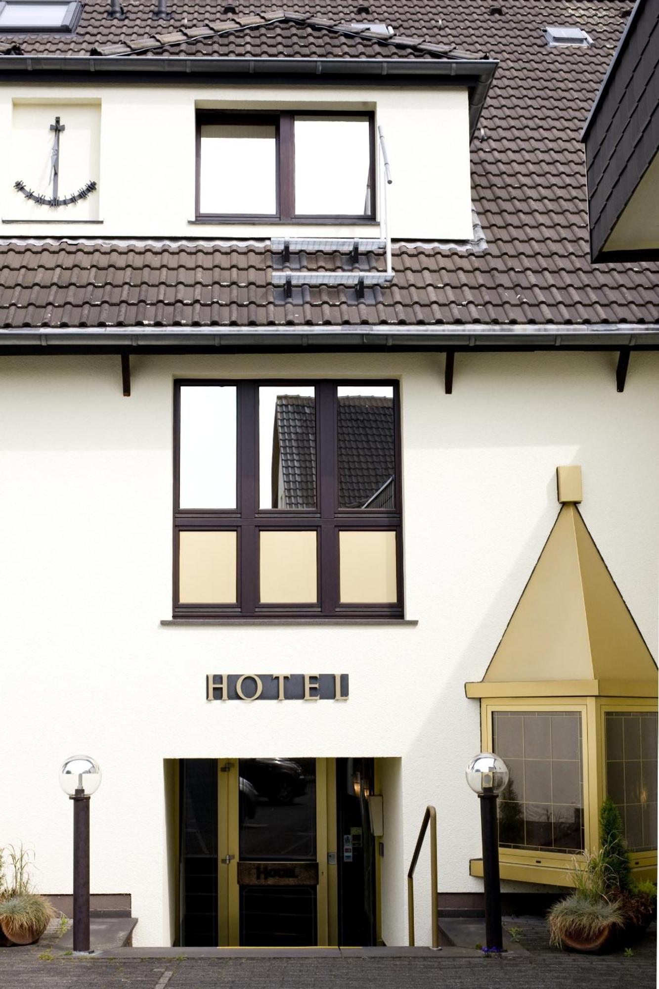 Hotel Flora Dormagen Exterior foto