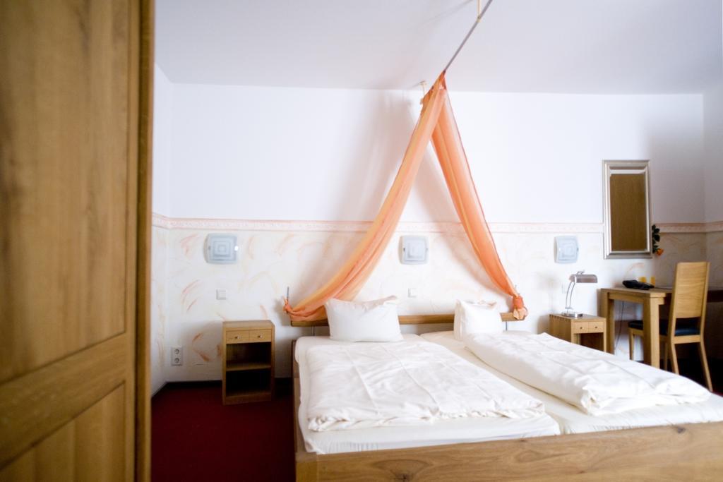 Hotel Flora Dormagen Quarto foto